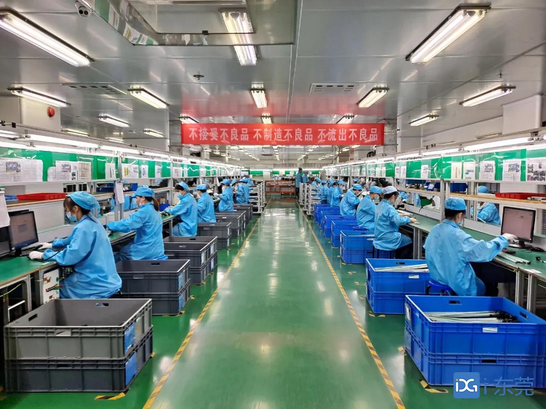 春节以来,黄江企业生产车间一派热火朝天的景象.