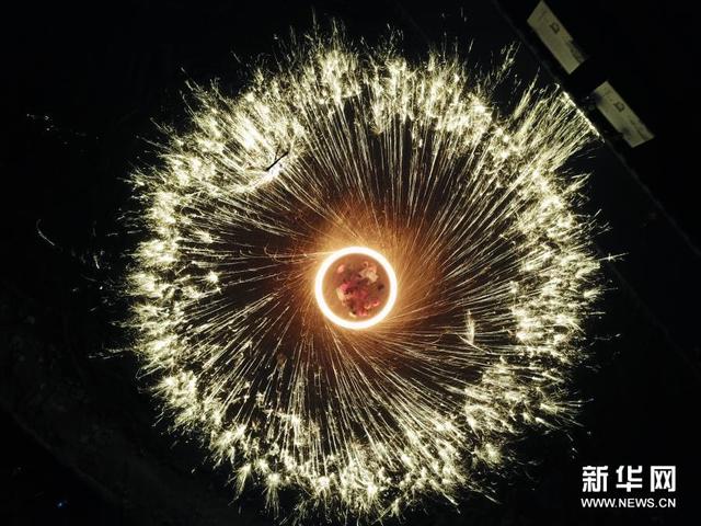 抡花 庆新春 王立群 新浪财经 新浪网