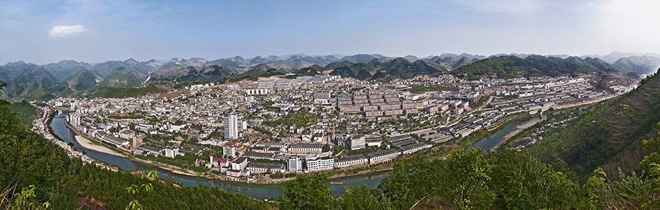 茅台酒的故乡、贵州仁怀市茅台镇去年地区生产总值突破千亿元