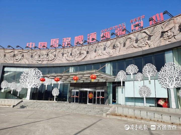 泰山原浆啤酒车间内工人24小时不停奋战争创牛年开门红