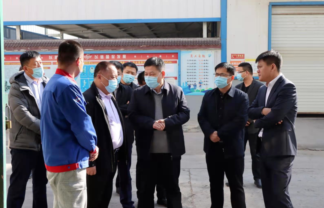 李树群一行先后来到唐园镇海滨轴承,同兴锻造,烟店镇华工轴承,永翔