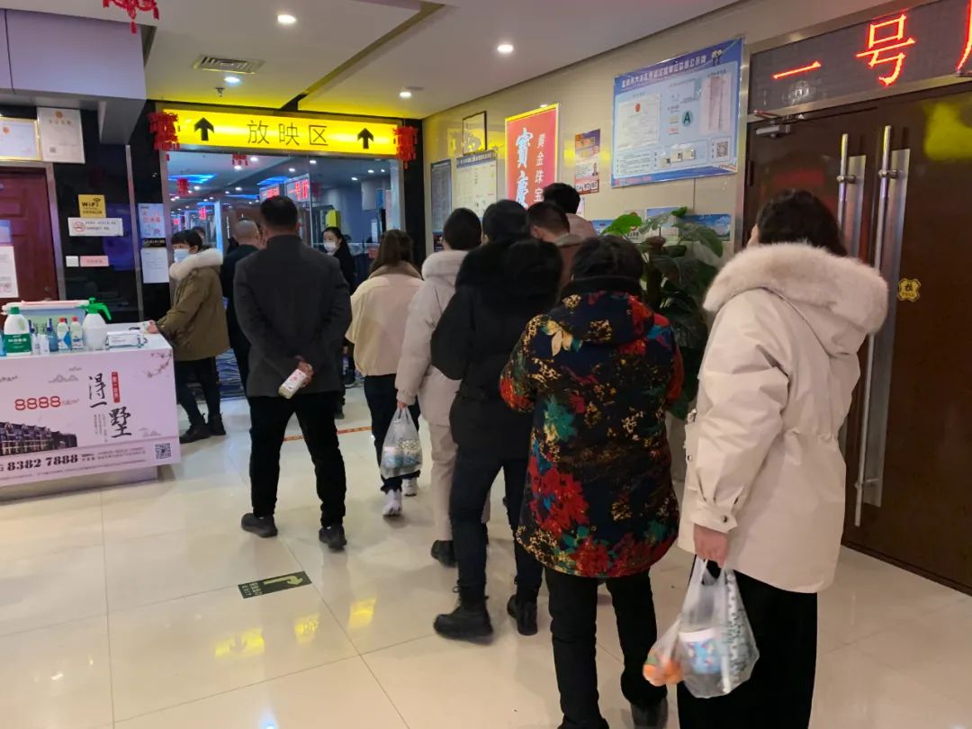 春节档“复活”，小城里现电影热