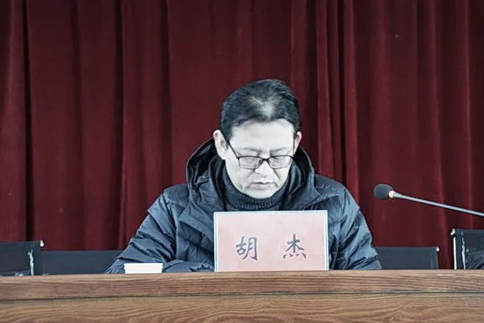 胡杰简历固原市人大常委会副主任胡杰涉嫌严重违法,目前正接受自治区