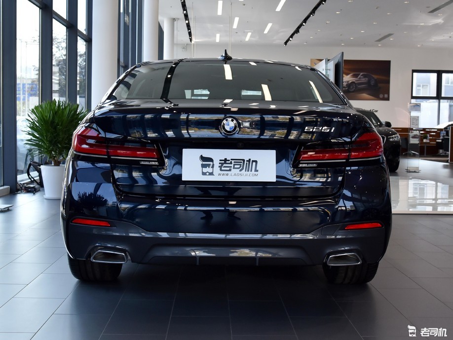 兼顾颜值与操控 小哥带你一起看进口宝马5系