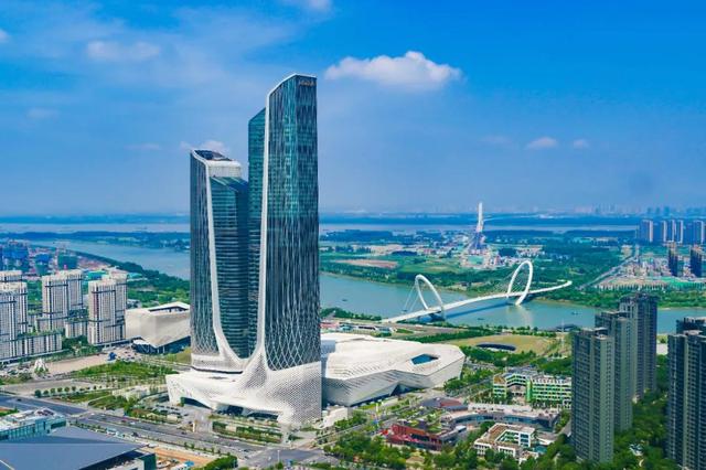 澎湃新闻|南京营商环境政策再优化升级：8条全国首创 46条国内领先