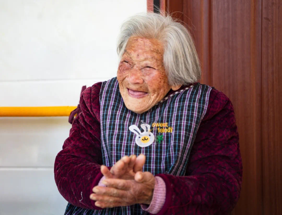 百岁山矿泉水价格 570ml一瓶多少钱