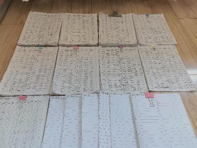 坚持一年多 记满八百页 六旬大叔每天手动记录全球疫情数据休闲区蓝鸢梦想 - Www.slyday.coM