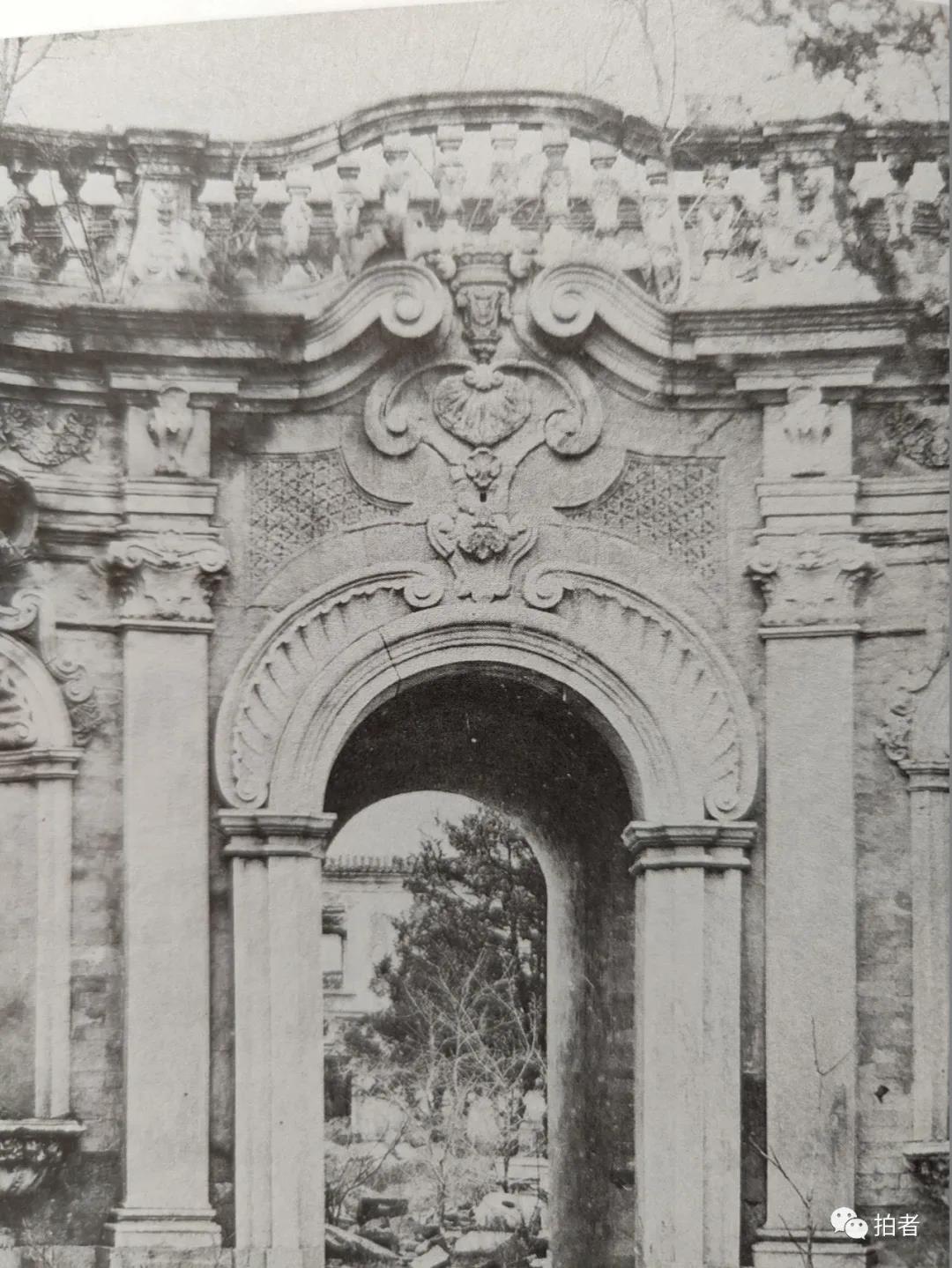 &nbsp;查尔德1877年拍摄的养雀笼东面残迹,也是迄今所见最早的一张