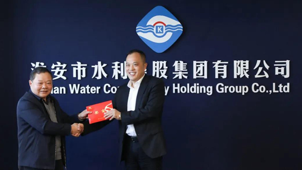 庄亚洲见义勇为受表彰