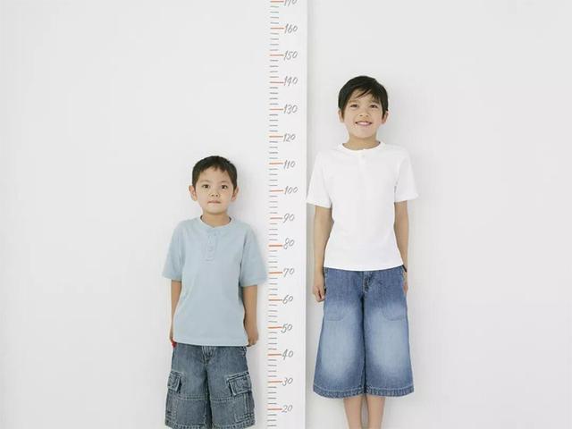 男孩子的长个子高峰期一般在什么时候？|青春期_新浪新闻
