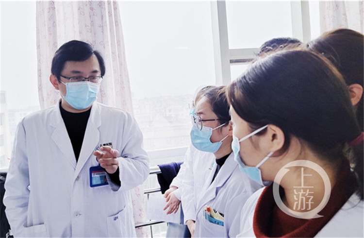 7岁男童荡秋千摔跤致颅内大出血 紧急送医抢救！休闲区蓝鸢梦想 - Www.slyday.coM