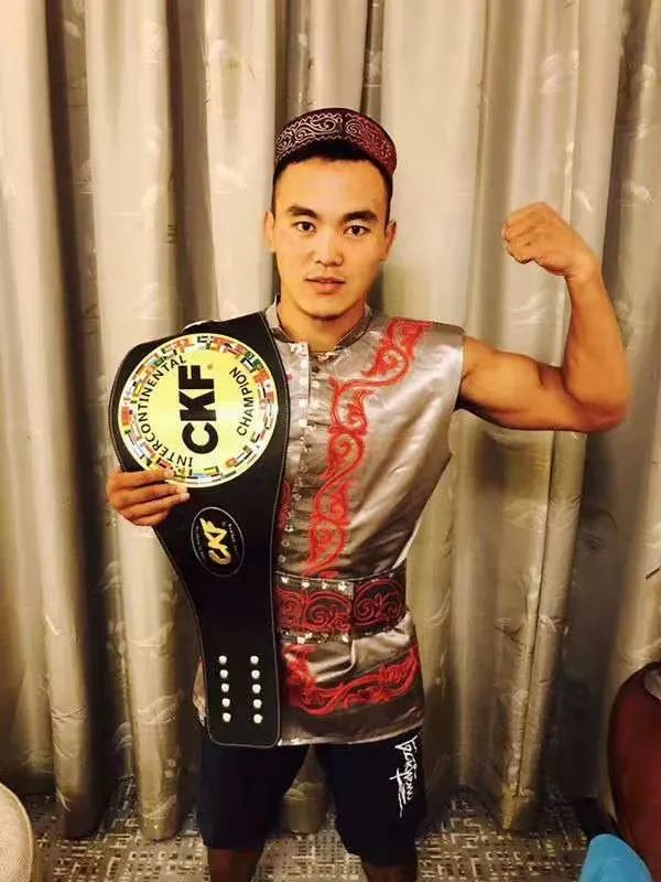 对于经常关注国内mma赛场的拳迷而言,近段时间签约的四名拳手并不陌生