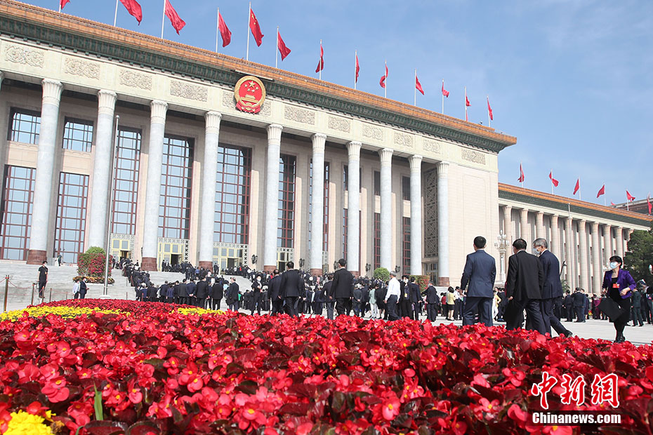 两会前瞻：新的历史交汇点 中国如何与世界共处？