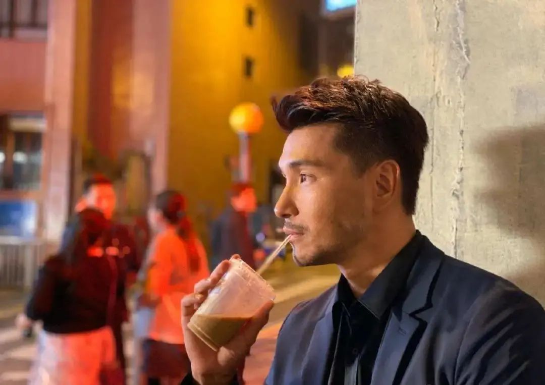 再战歌坛,认年底出实体唱片,著名填词人帮把关|视帝|陈展鹏_新浪新闻