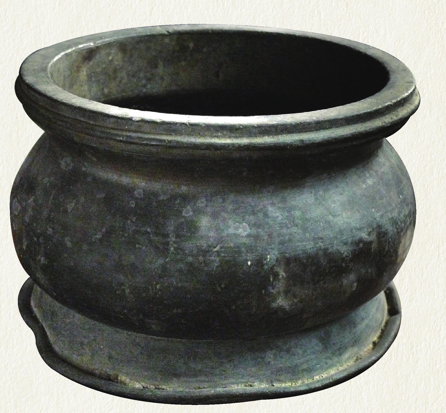 搪瓷痰盂在海外卖爆了因为它被开发出了一个新功能