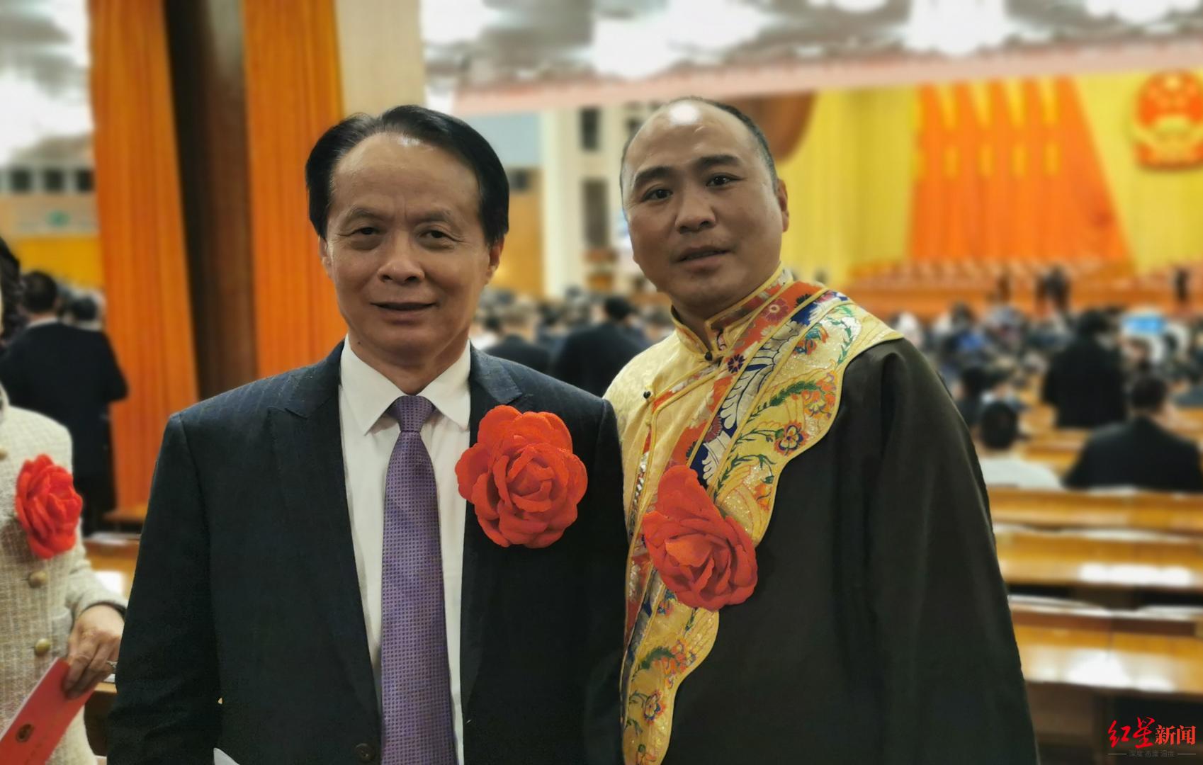 全国脱贫攻坚先进个人耿福能从大凉山走出的企业家带动15万户农民脱贫