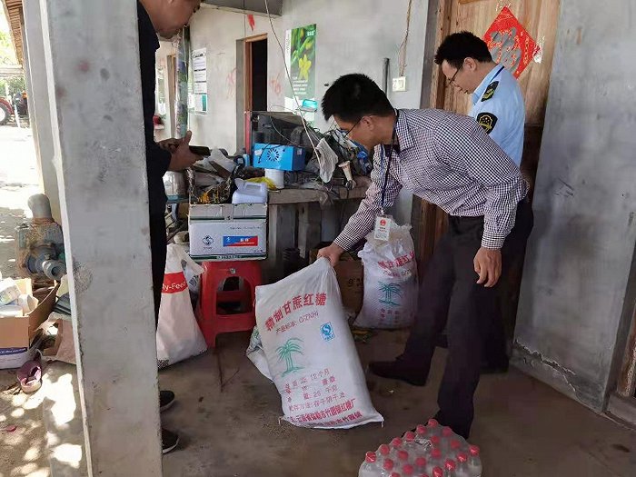 检查现场。图片来源：海南省市场监督管理局