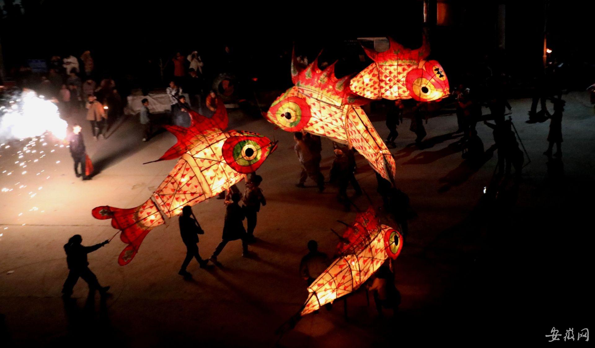 疫情好转 歙县千年古村的600年鱼灯会再次"点亮"!