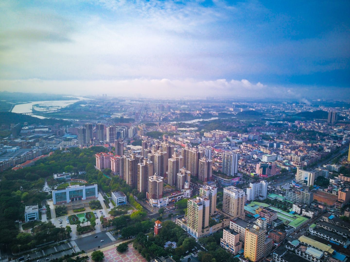 东坑连续4年获评"东莞市领导班子工作优秀镇(街道)"