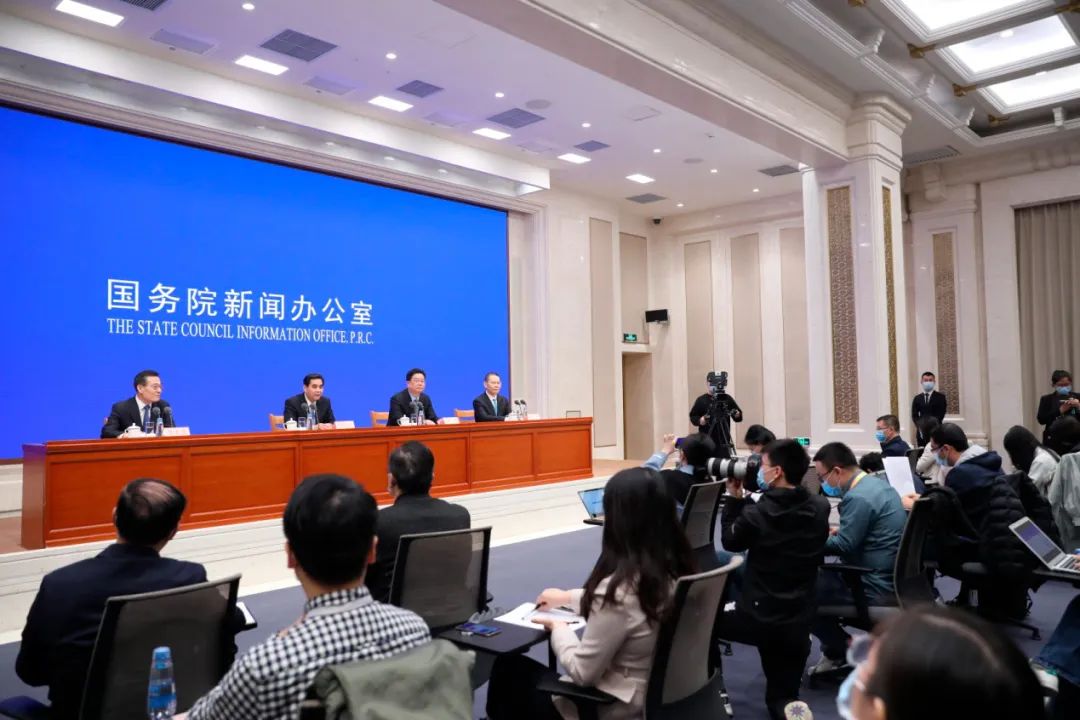 关于延迟退休和个人养老金制度 人社部表态正研究具体改革方案