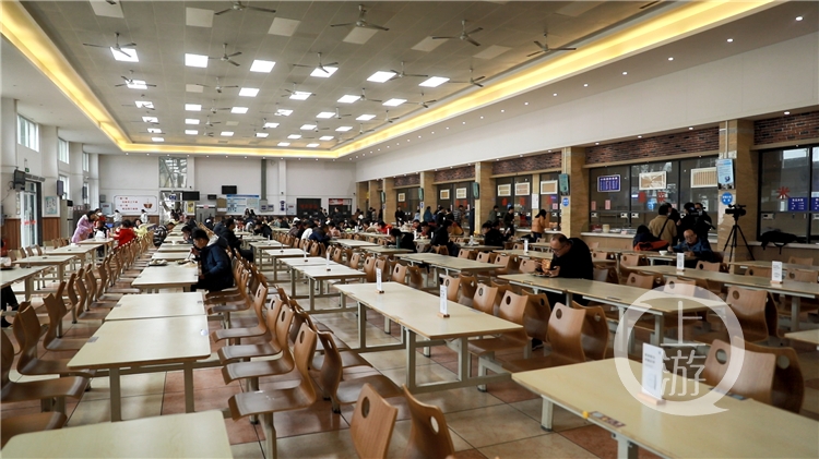 西南大学学生食堂除此之外,记者从重庆大学《关于2020-2021学年第二