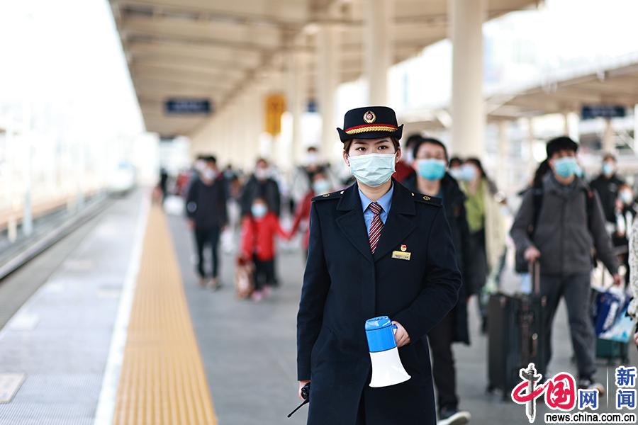 "90后"铁路客运员杨珺的别样春节