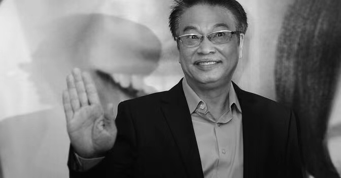 “悲痛！“达叔”因肝癌逝世，周星驰：无法接受！吸氧参演电影创47亿票房奇迹，生前未立遗嘱...最后微博配文：我是中国人