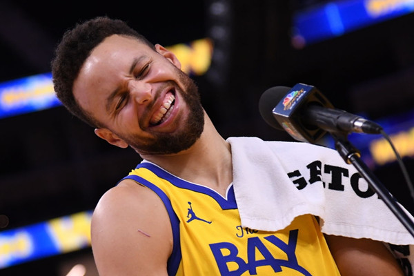 库里:现在正处巅峰,感觉是二十五六岁