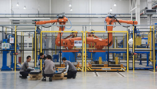 东莞海斯坦普在早年就推行清洁生产,创建与国际接轨的新型企业.