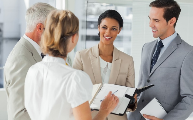 职场管理职场中领导想要得到下属的信任不妨试试这3点