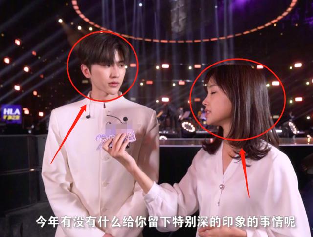 王冰冰采访蔡徐坤上热搜二人同框超养眼身高差却成亮点