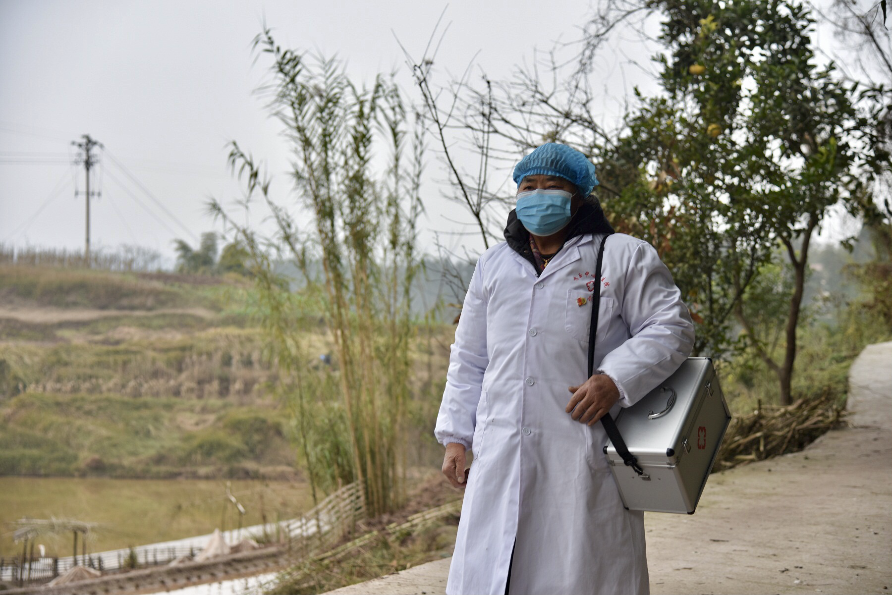 新春走基层七旬村医陈述芳山村健康守门人