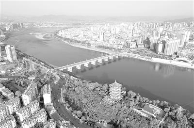 秦巴天堑中 陕西安康走出坦途