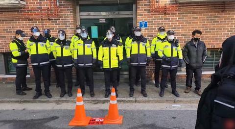 韩国给素媛案罪犯发补助：每月7000元人民币 6万网友请愿阻止休闲区蓝鸢梦想 - Www.slyday.coM