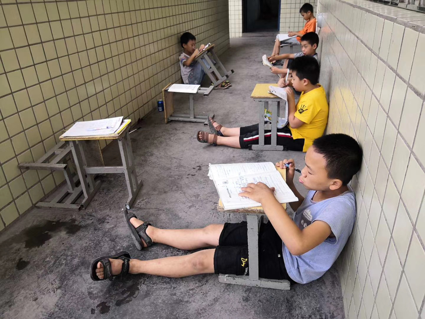 城市的未来返乡90后为留守儿童开一扇畅想世界的天窗