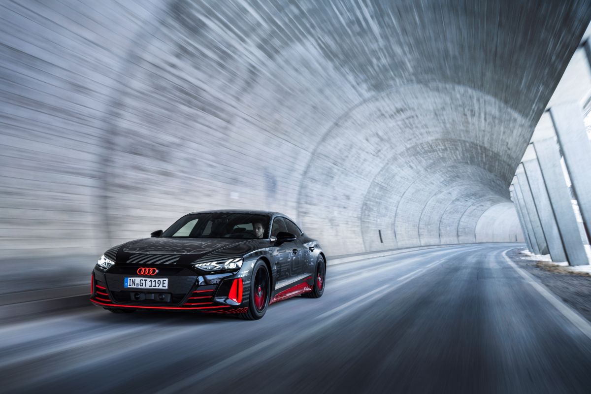 e-tron gt正式亮相前,奥迪再次为新车做了一场预告-新浪汽车