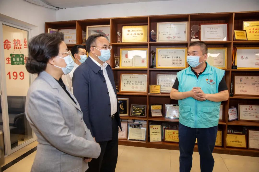 广东省委副秘书长,宣传部副部长王桂科和广州市委常委,宣传部部长