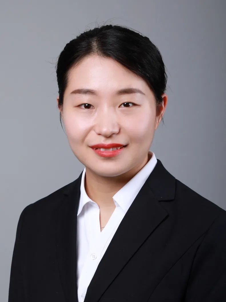 徐昕頔党员,医师,国际角膜塑形学会亚洲分会(iaoa)会员.