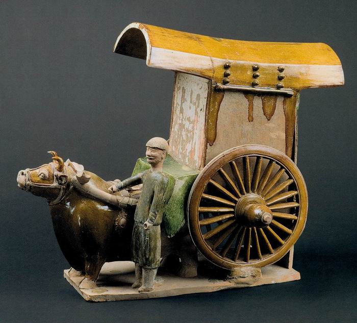 者可阅读孙机先生《中国古舆服论丛》中之《唐代妇女的服装与化妆》