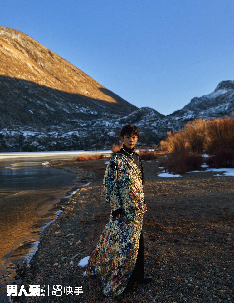 上游时尚|丁真男人装雪域大片,少年气与野性并存|时尚杂志|秋冬|男人