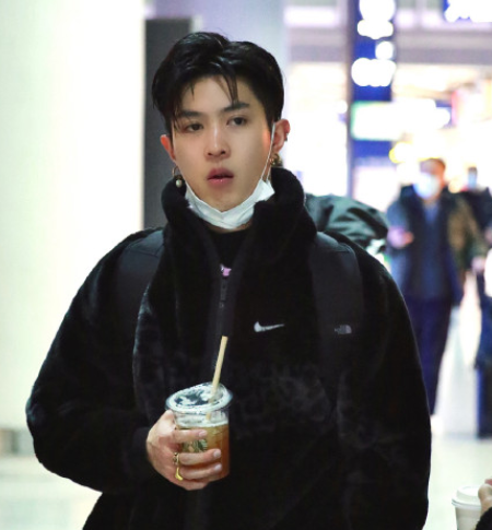 马伯骞发誓要把全世界西葫芦踩烂