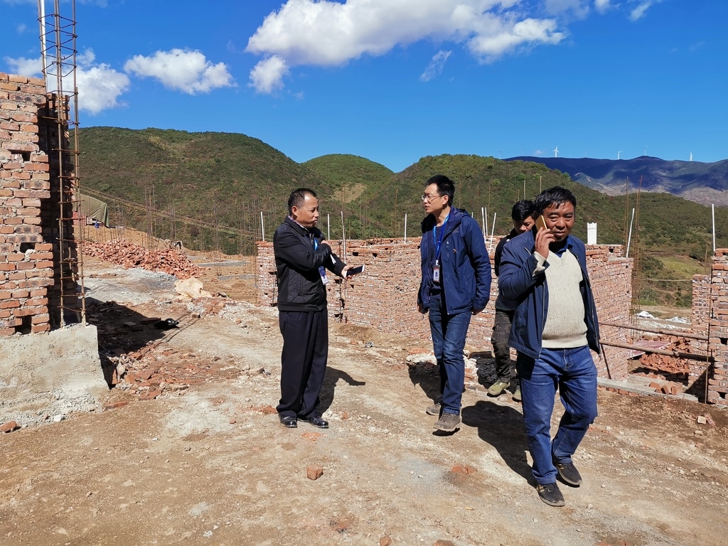 2016年2月,四川电力设计咨询公司选派郑伟到凉山彝族自治州布拖县吉为