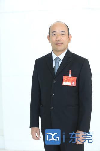在东莞两会召开之际,市人大代表,横沥镇委书记何植尧接受本报记者专访