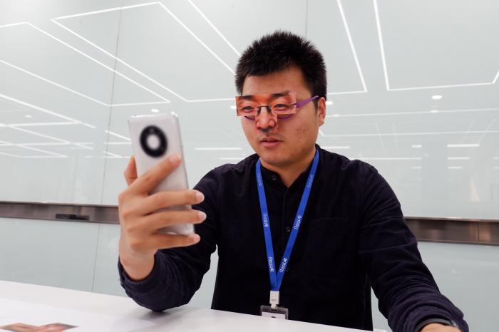 对话用眼镜破解19款手机人脸识别团队：APP同样存风险