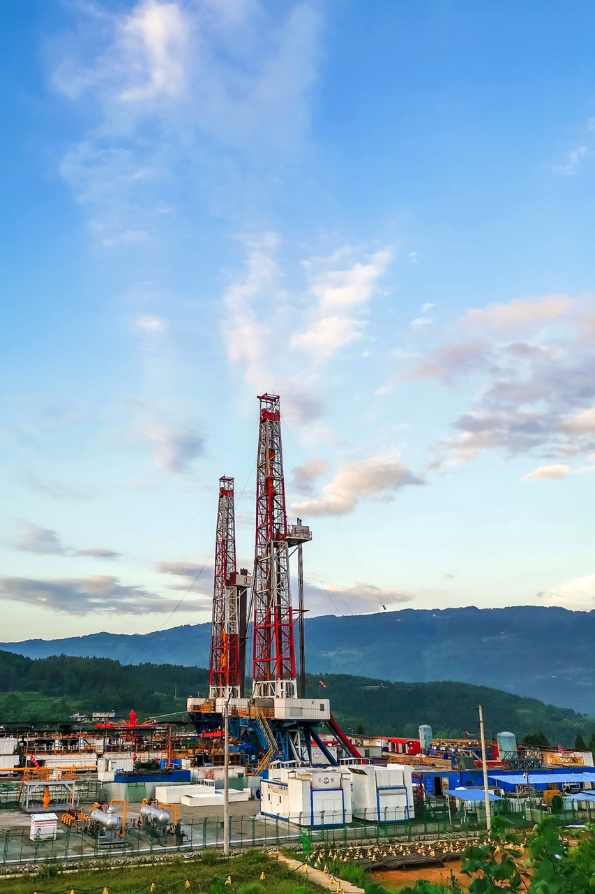 日新增气量达30万立方米,这标志着气田继1月初连续投产10口新井之