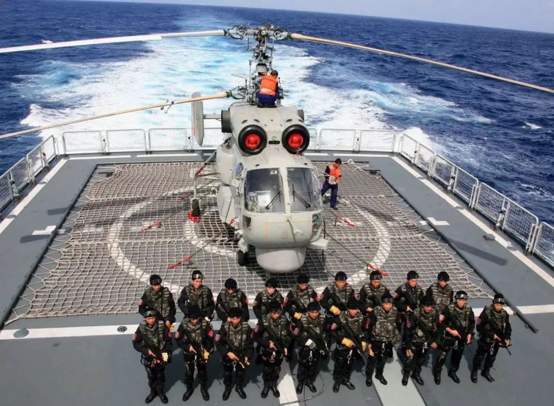 《红海行动》8名蛟龙突击队歼敌150：揭秘中国海军最神秘特种部队！休闲区蓝鸢梦想 - Www.slyday.coM