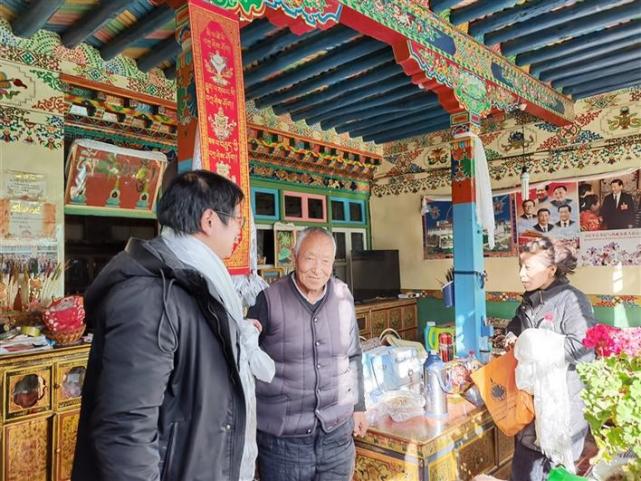 援藏医生逆行4000公里“回”西藏为病人复诊：看看他们才放心