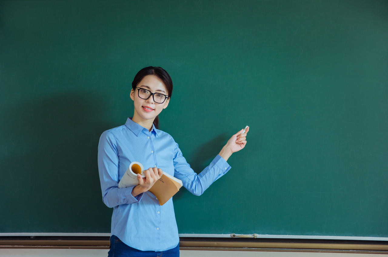 成都市政协委员建议改变教师公招一考定终身试行积分入编