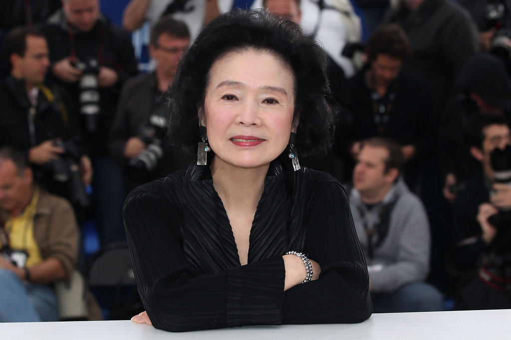 韩演员尹静姬丈夫否认弃置患病妻子,称请愿内容均为谎言