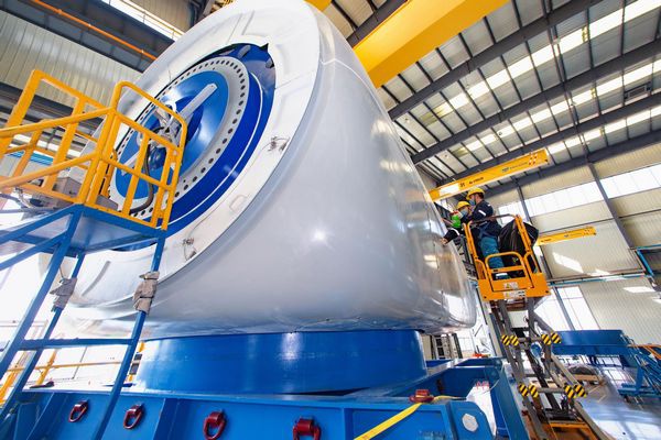 图说:远景能源生产车间.